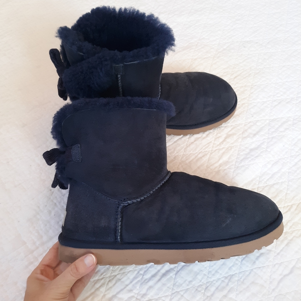 Ugg Australia Navy Bow  Sheepskin Boots size 9